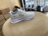 کتانی اسپرت بچگانه بسیار سبک راحت مناسب روزمره مدل آدیداس رنگ سفید طوسی
