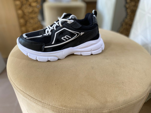 کتونی بالنسیاگا میانه سایزبندی : 37/40 ( قالب بزرگ) رنگ بندی : طبق عکس زیره پیو رنگ شده زرد نمیشه